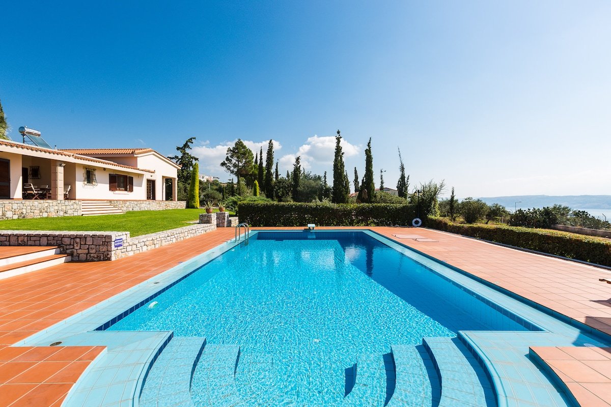 Villa Thealassa – Hanging Over the Sea! gallery image 3