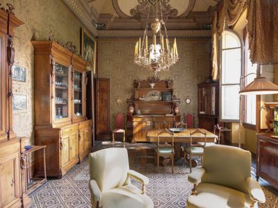 Historical mansion in Florence with garden