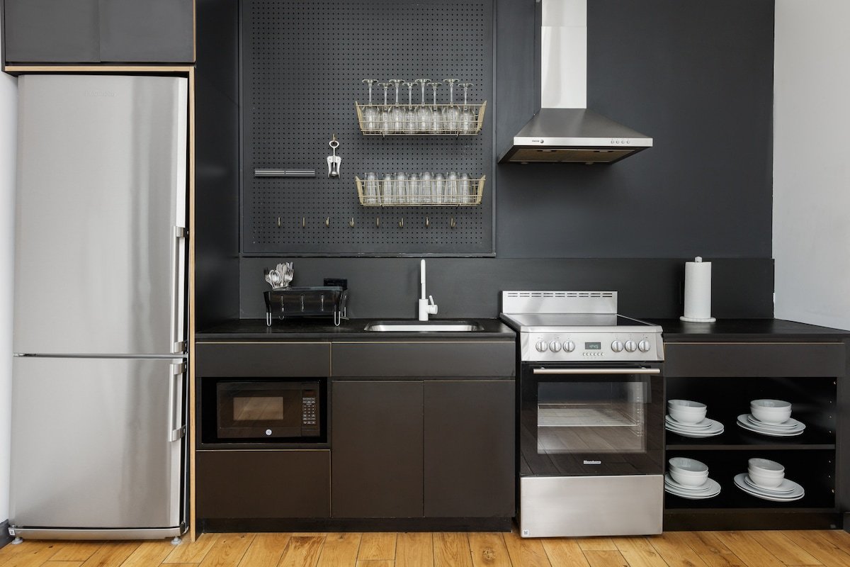 4 Bedroom Premium Gourmet | Placemakr Wall Street gallery image 5