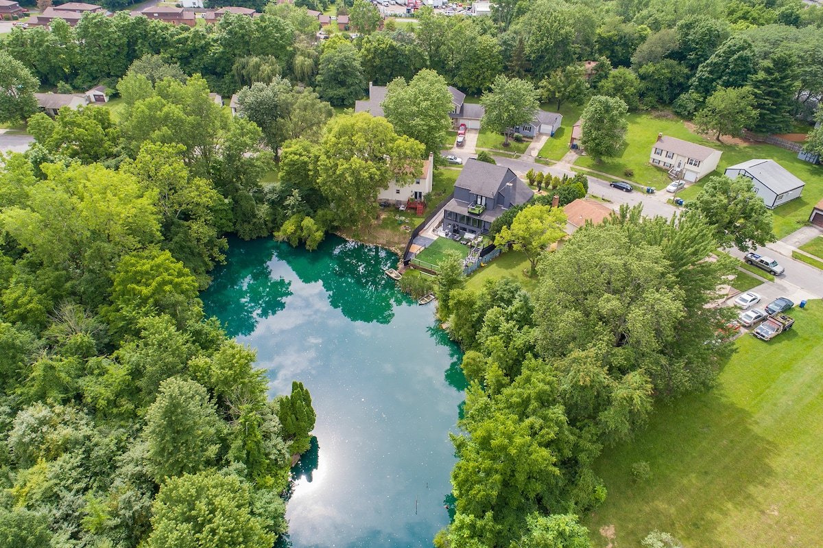 ★Easton Waterfront: Boat, Fish, Theatre, Barcade★ gallery image 3