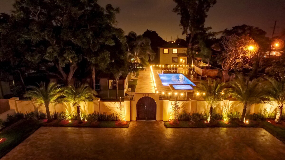 Decadent Compound – Private Pool & Hottub gallery image 3