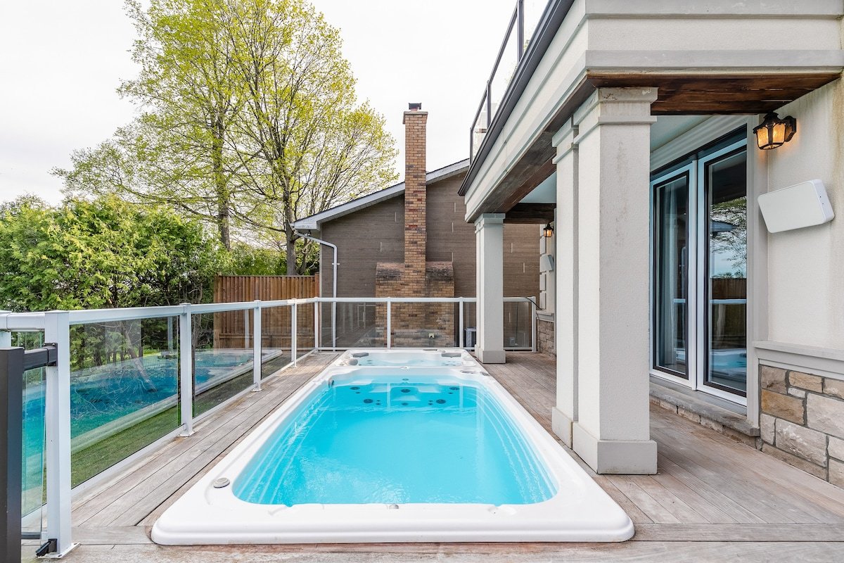 Luxury Waterfront Cottage gallery image 3