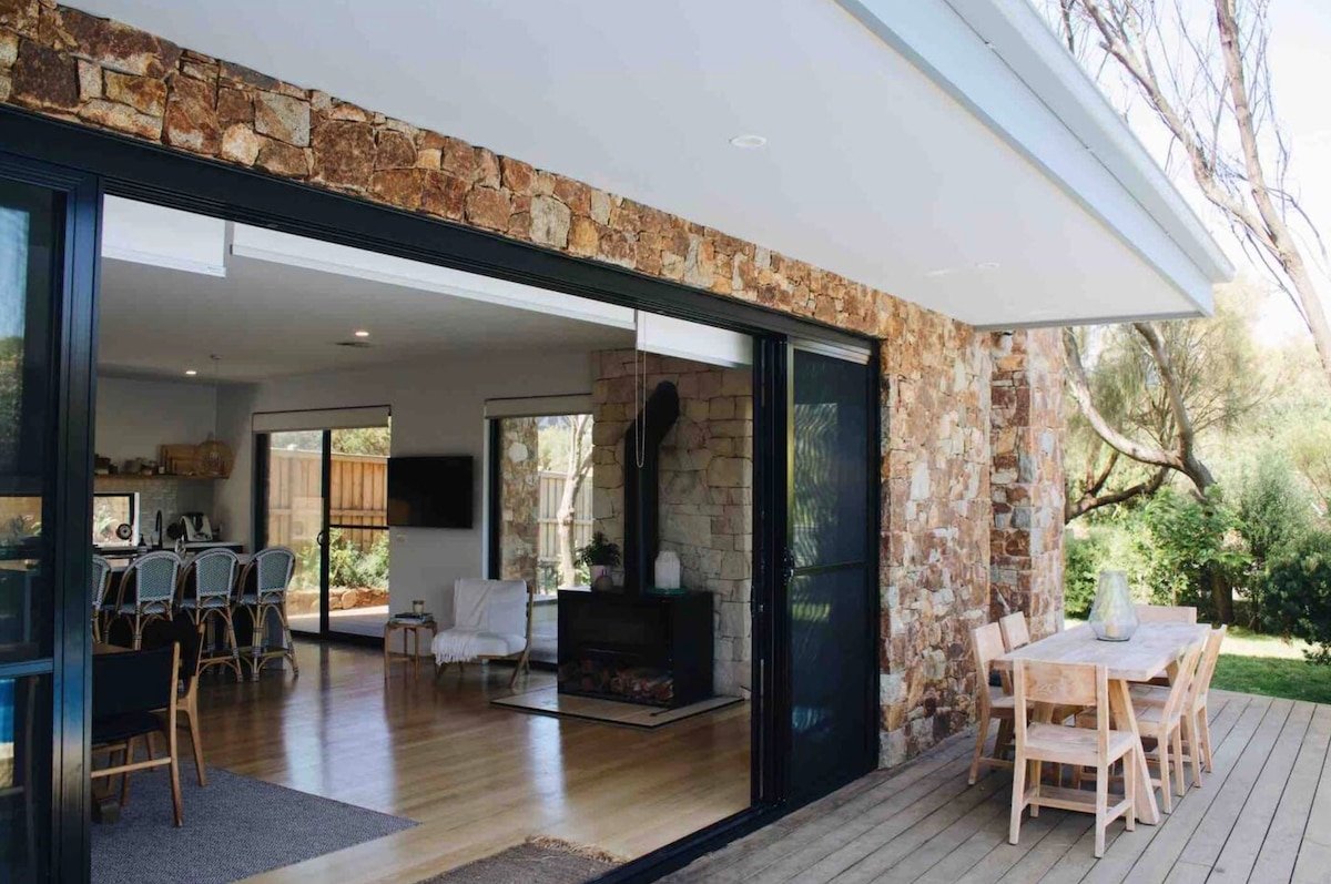 Stonewood – Pool & Walk to Beach gallery image 3