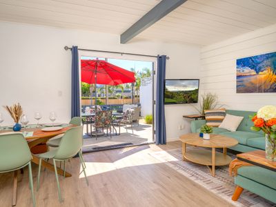 Near Bay – 12 Bikes, A/C, BBQ, Deck- Min to Beach!