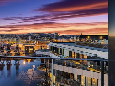 Luxury 3BR Penthouse by Waterfront w/ Sunset Views