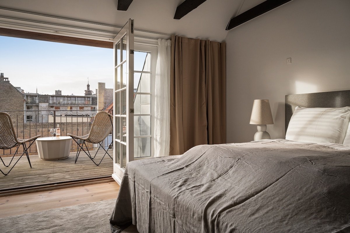 Luxury 3-Story Penthouse in CPH City Centre gallery image 3