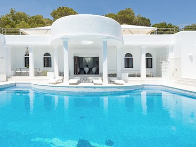 Villa Rica, Cala Jondal