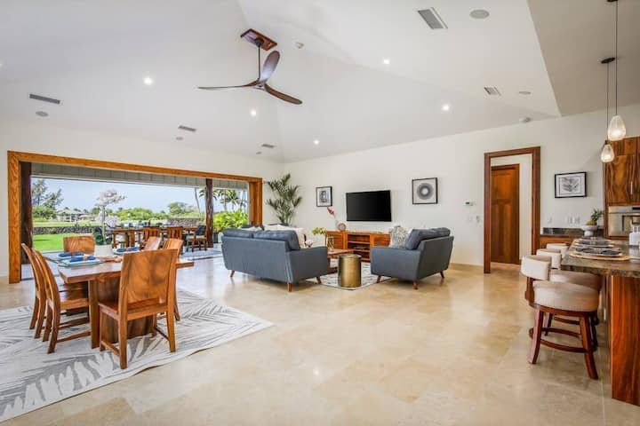 Luxe Golf Estate w/ Hilton Pool passes – Sleeps 10 gallery image 5