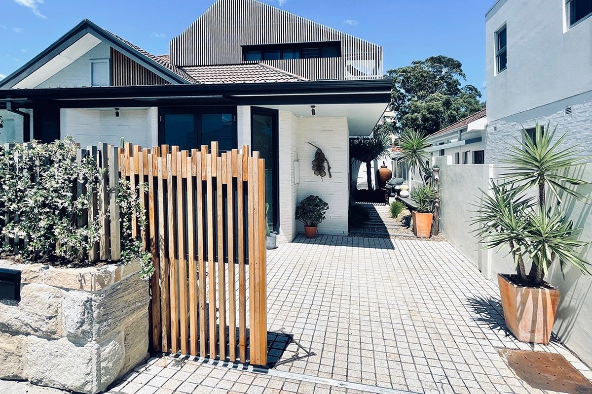 Stylish Bondi Beach house: plunge pool & parking gallery image 2