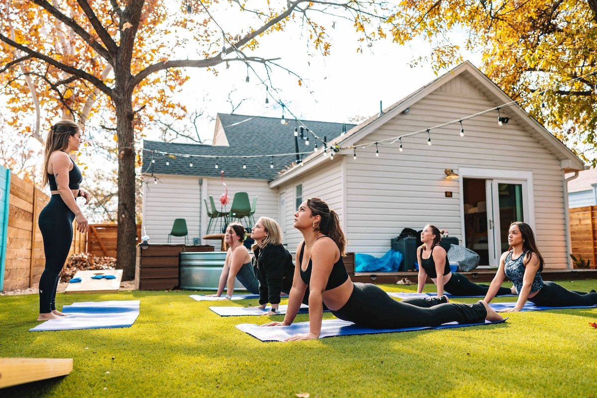 Heated Pool,Sleeps 14, 2 miles DT, Rainey,Domain gallery image 5