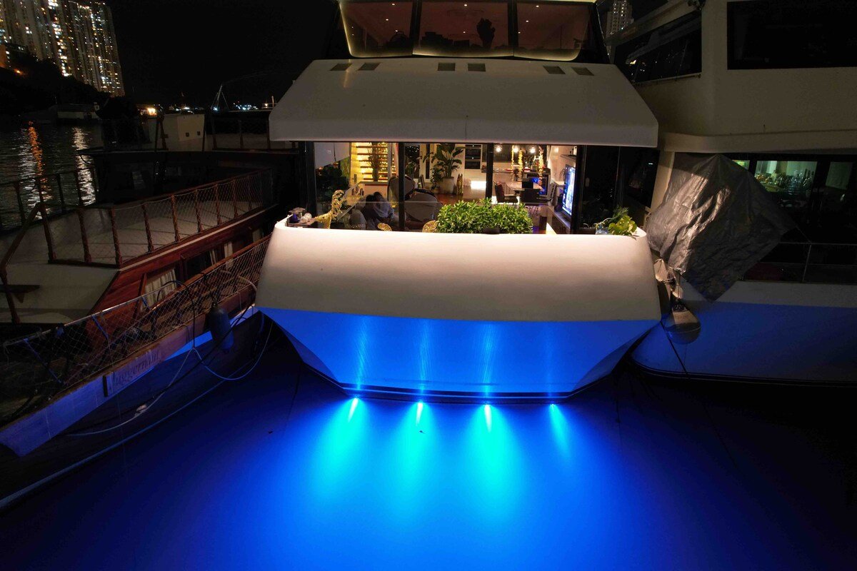 Welcome to the Utopia gallery image 5