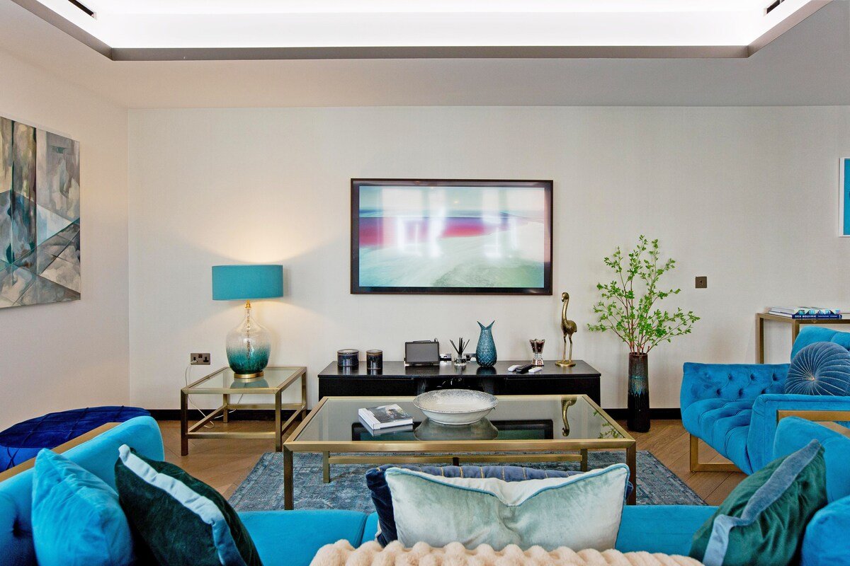 Golden Square Four gallery image 4