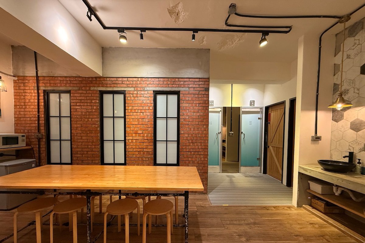 2 台北車站 機場捷運 西門町商圈 北門 （家庭旅遊 團體） gallery image 4