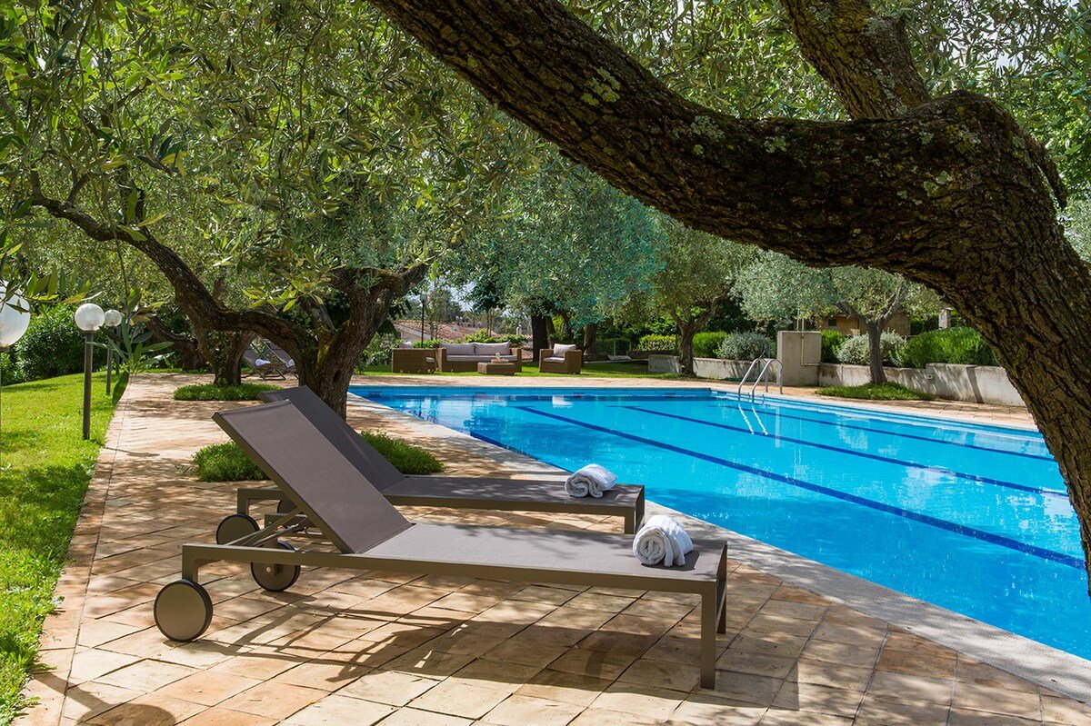 Rome, Villa Anna in the countryside private pool gallery image 3