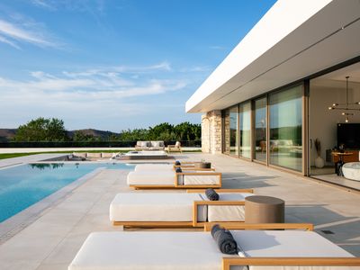 Cresto Iconic Villa, with Heated Spa Whirlpool