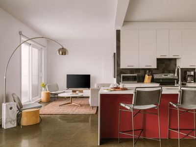 Sonder Penny Lane | 2BR w/ Two Balconies