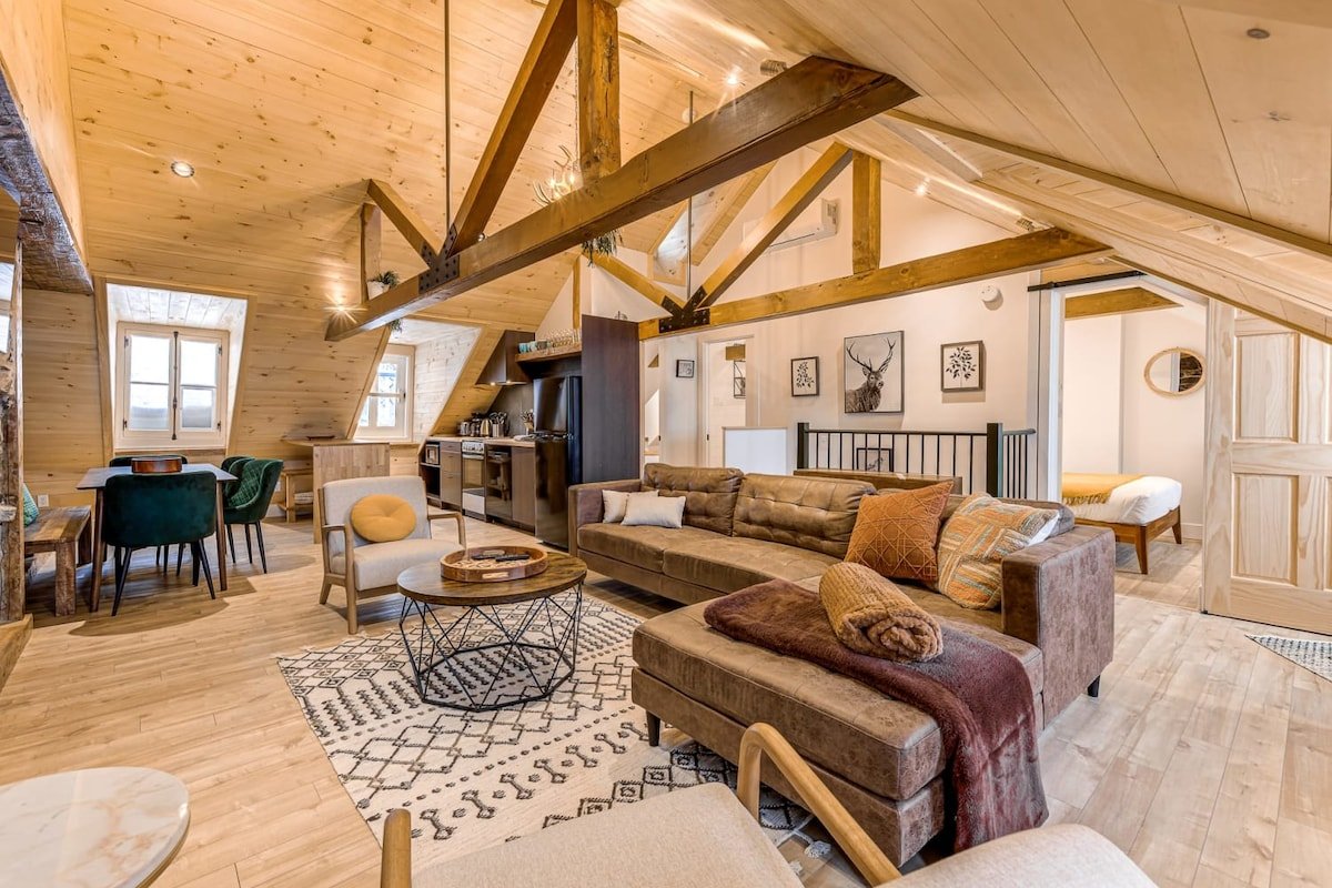 Gorgeous 3 Bedroom 2-floor Old Quebec Townhouse gallery image 5