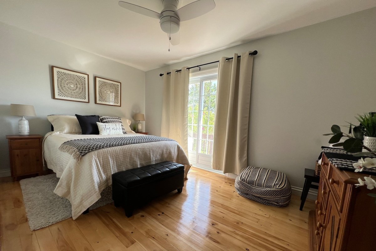 *Once Upon a Tide* Waterfront Escape gallery image 4