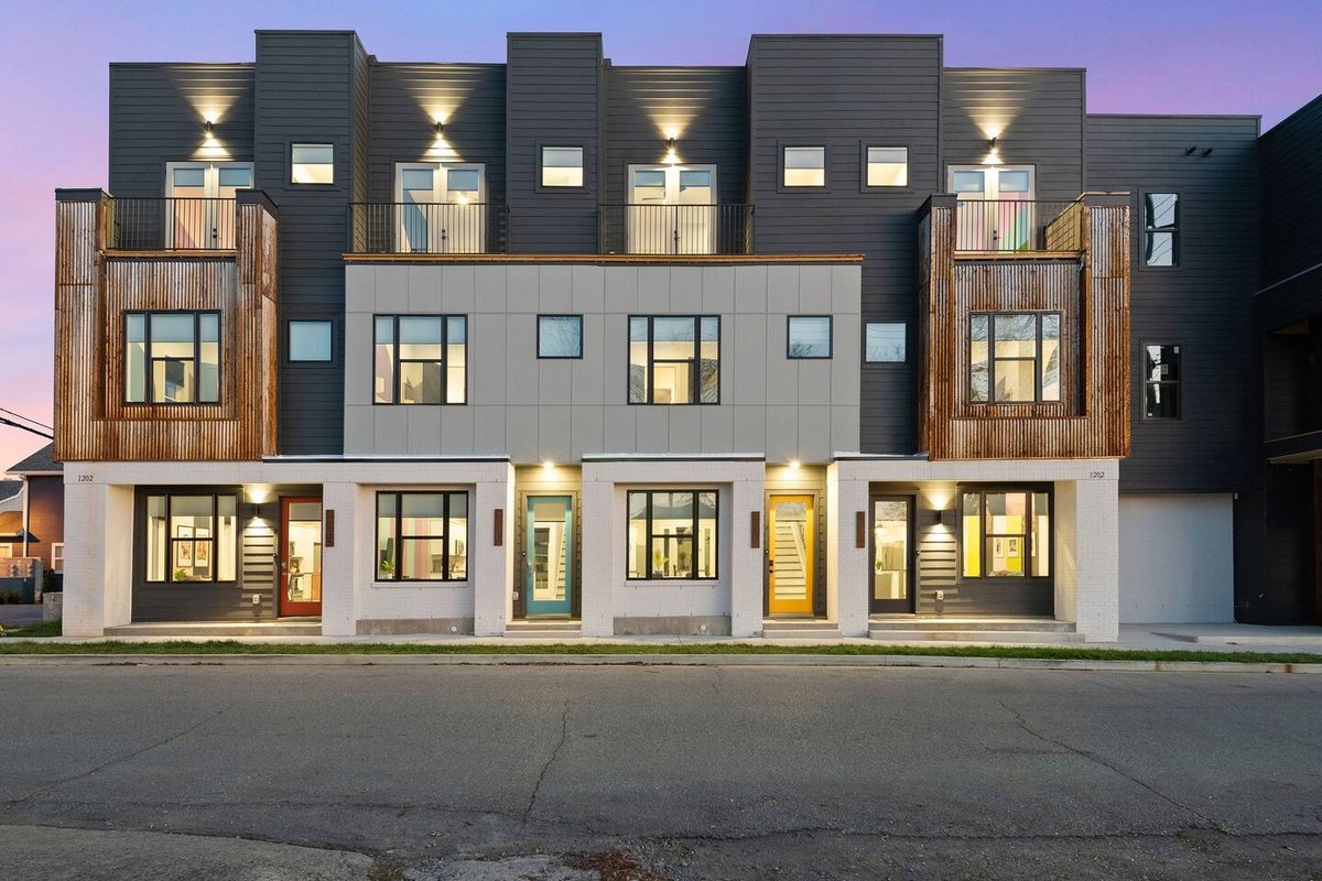 The Venue *Entire 4 Unit Building*