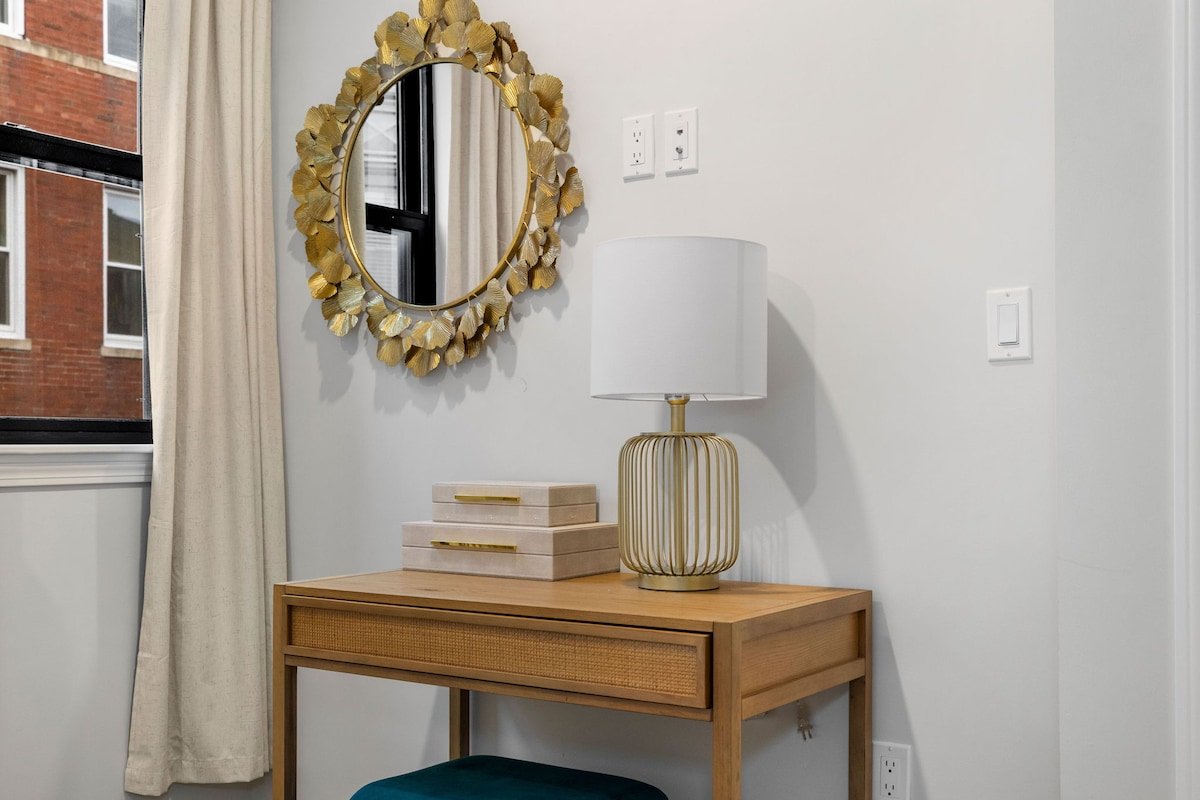 4BR2Bath North End by Subway Downtown gallery image 4