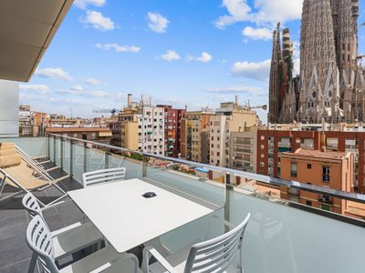 Amazing 4-bedroom apart with Sagrada Familia views