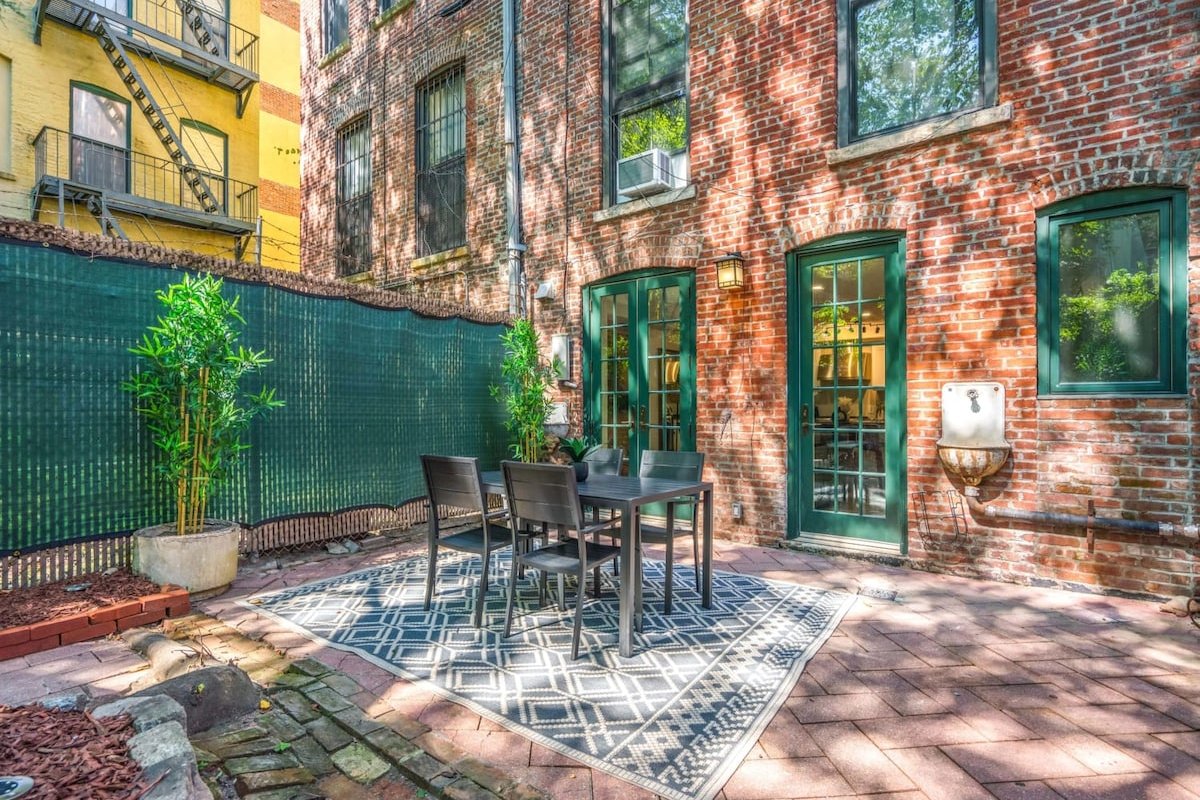 Family Brownstone w/ Private Backyard, Near Subway gallery image 2
