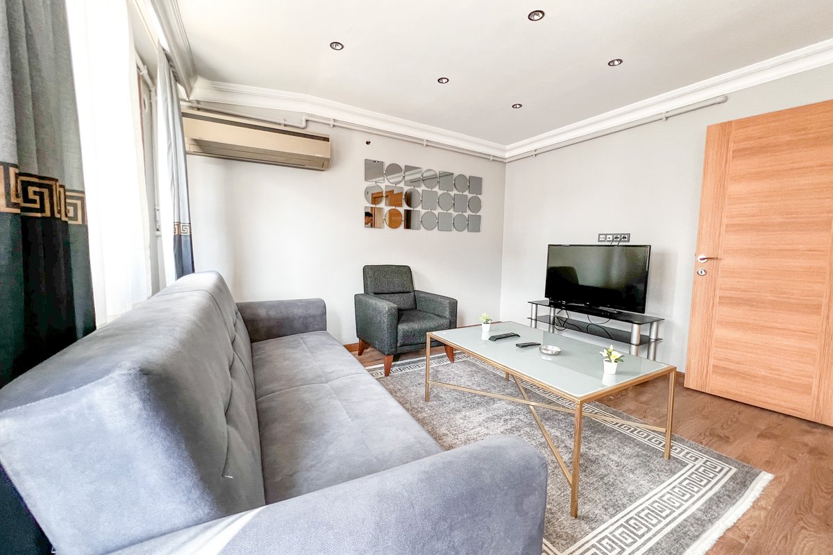 2bd apartment in Beşiktaş famous breakfast street