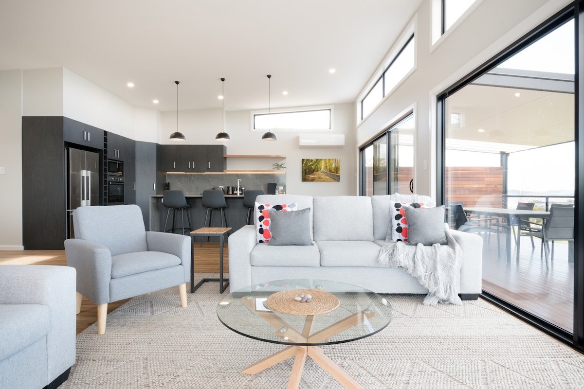 Wedgetail On The Tamar gallery image 3