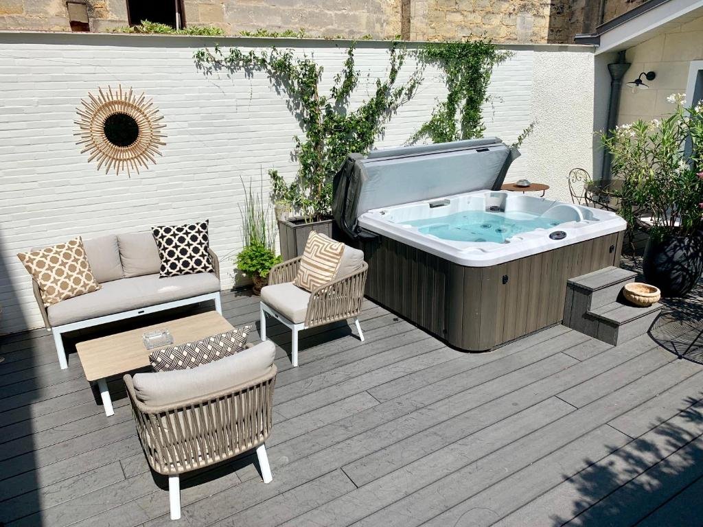 Maison d’hôtes, terrasse & jacuzzi en plein centre gallery image 3
