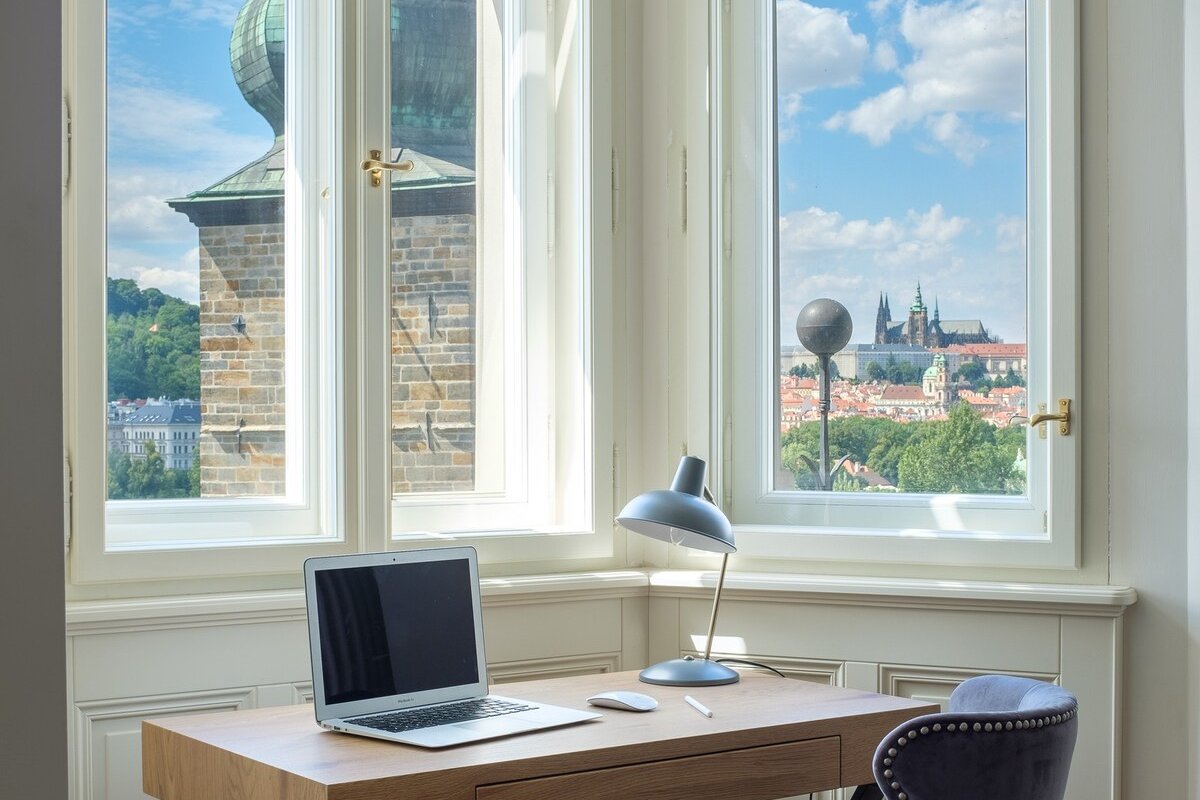 Three Bedroom Apartment with Balcony and Fireplace gallery image 5