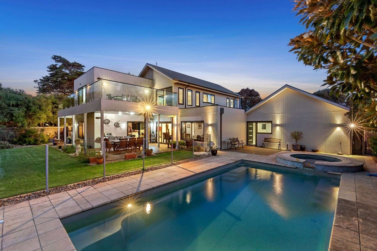 Bliss@13thBeach – Luxury Golfside Retreat Pets gallery image 2