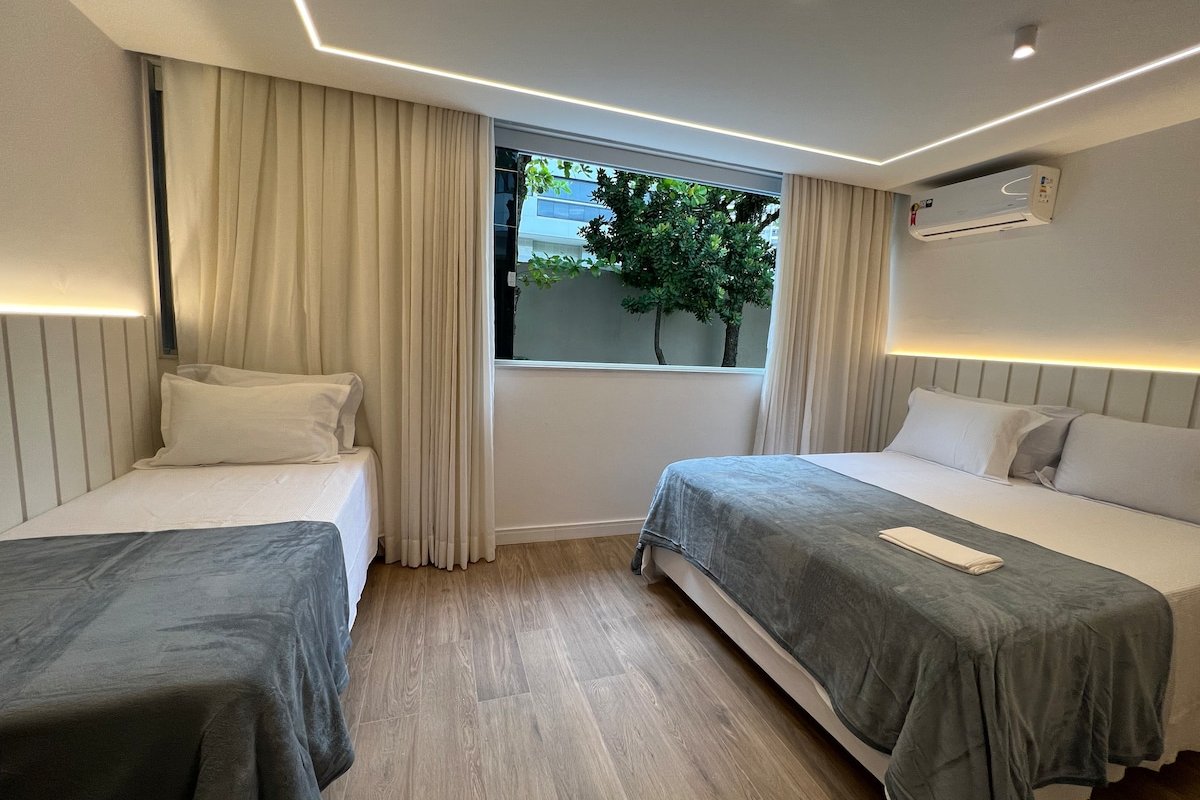 Four suites in front of the beach and post 6 gallery image 2