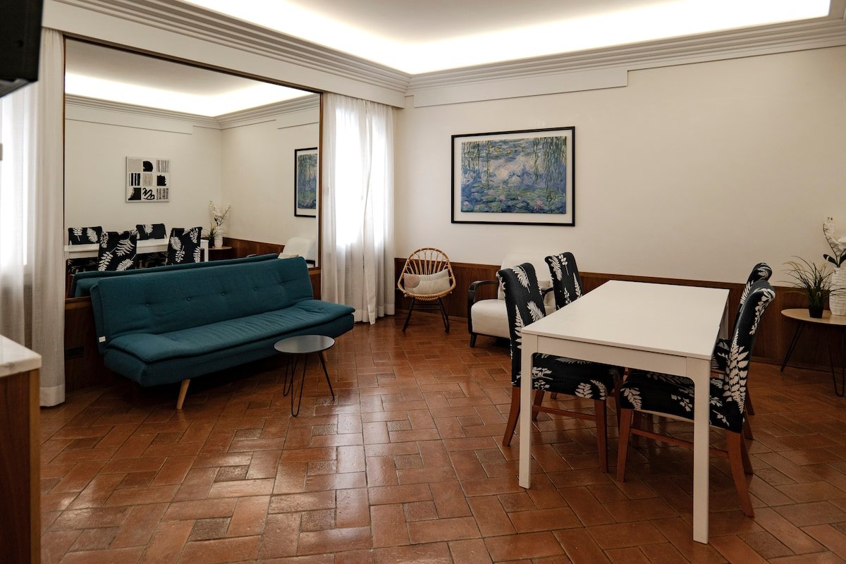 Luxury apartment in Trevi Fountain gallery image 3