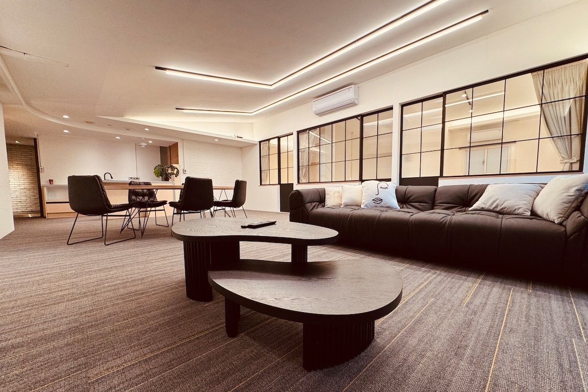 D 全新 位於西門步行區 適合家庭團體 6-12位 gallery image 2