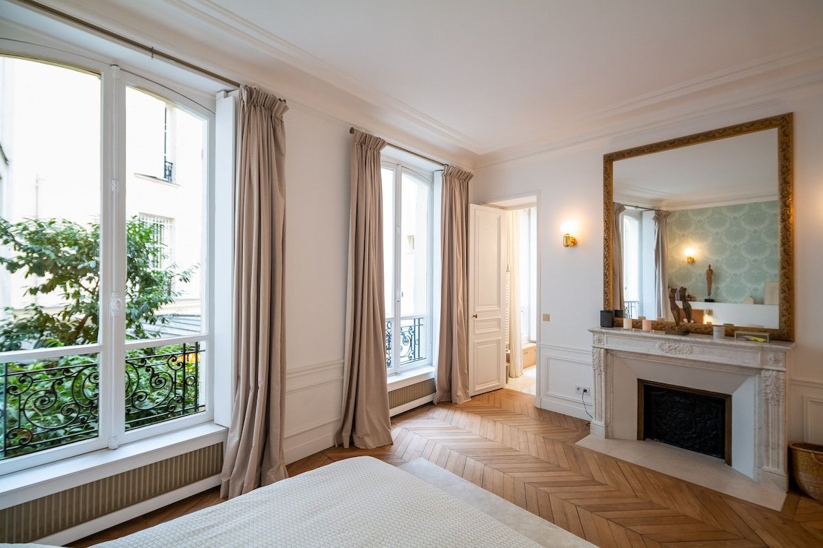 Par032 – Luxury apartment with terrace in Paris 17 gallery image 5