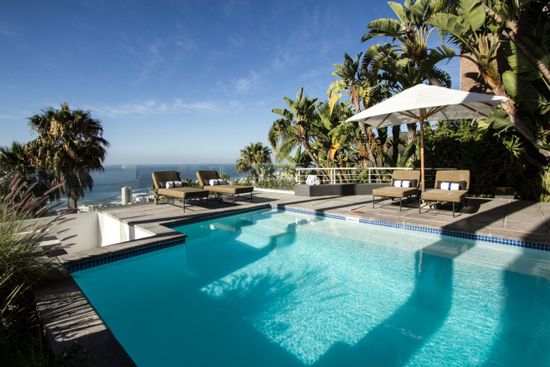 Photo 2 of Villa Vue Mer accommodation in Bantry Bay, Cape Town with 5 bedrooms and 5 bathrooms