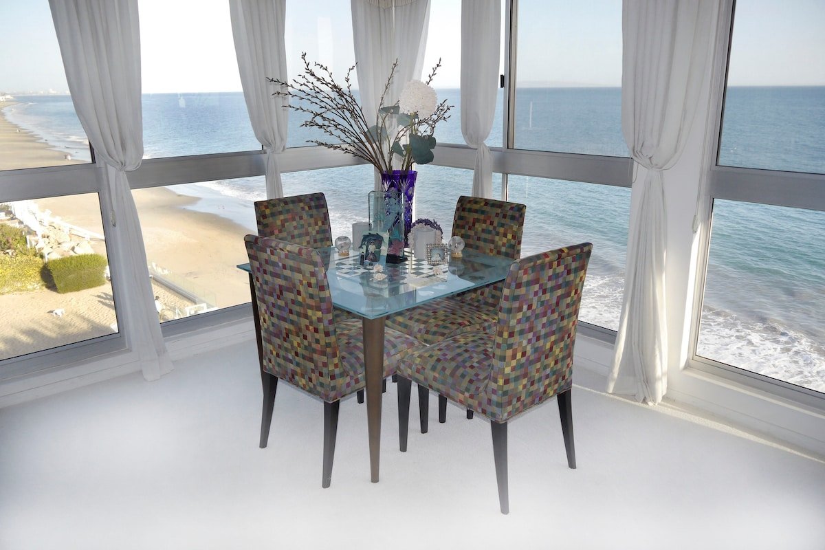 Malibu Oceanfront Luxury 2 Bedroom Penthouse. gallery image 5