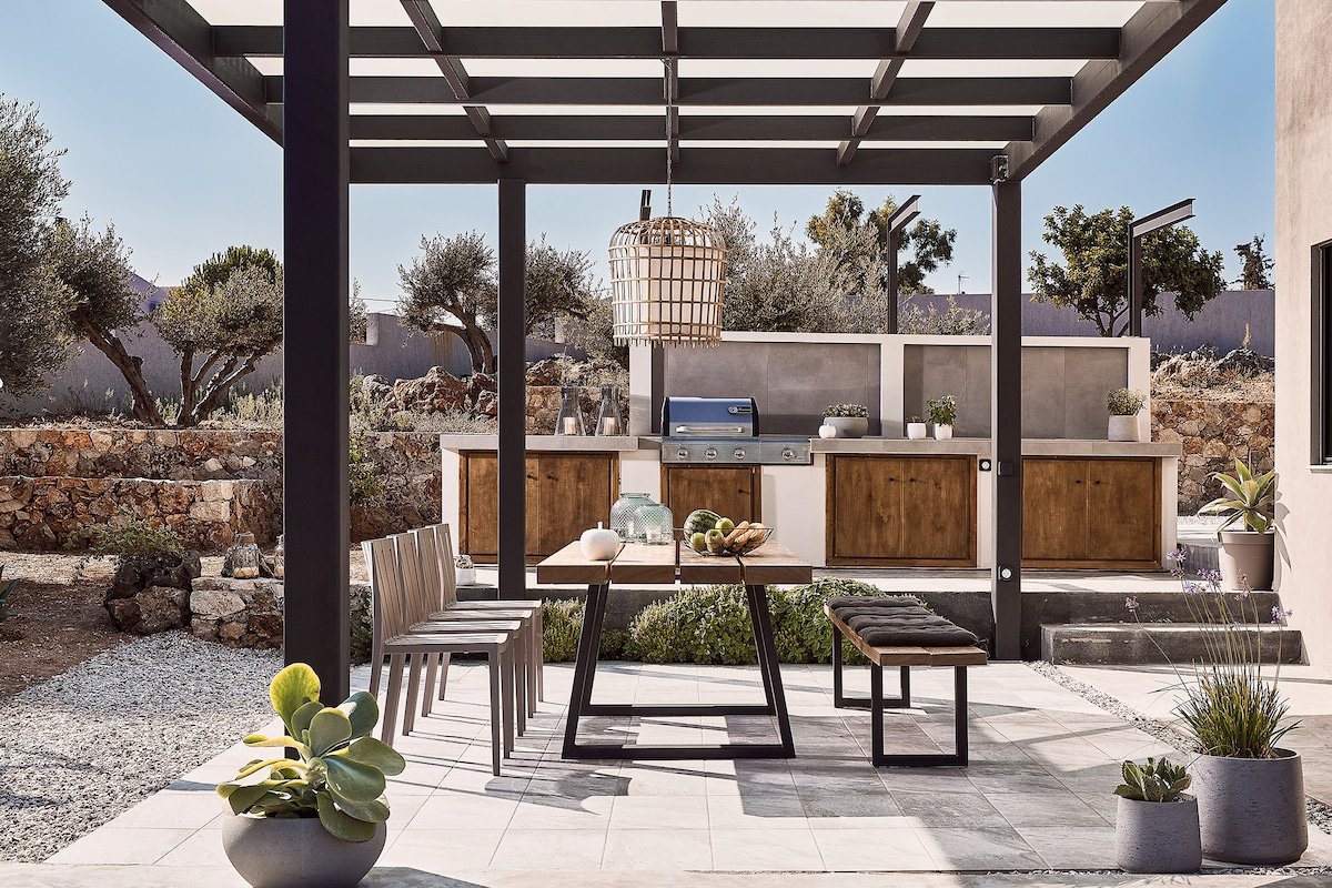 Minimal design, 70 sq.m. heated pool, full privacy gallery image 4