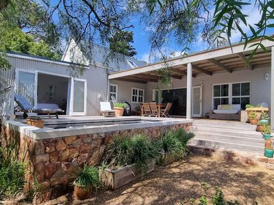 Sunny home close to Noordhoek beach