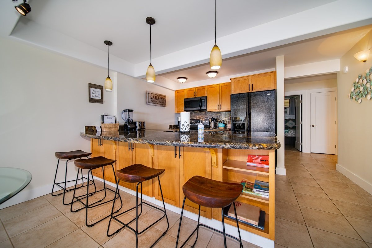 Oceanfront View-Balcony-Pool: Kahana Outrigger 3B1 gallery image 3