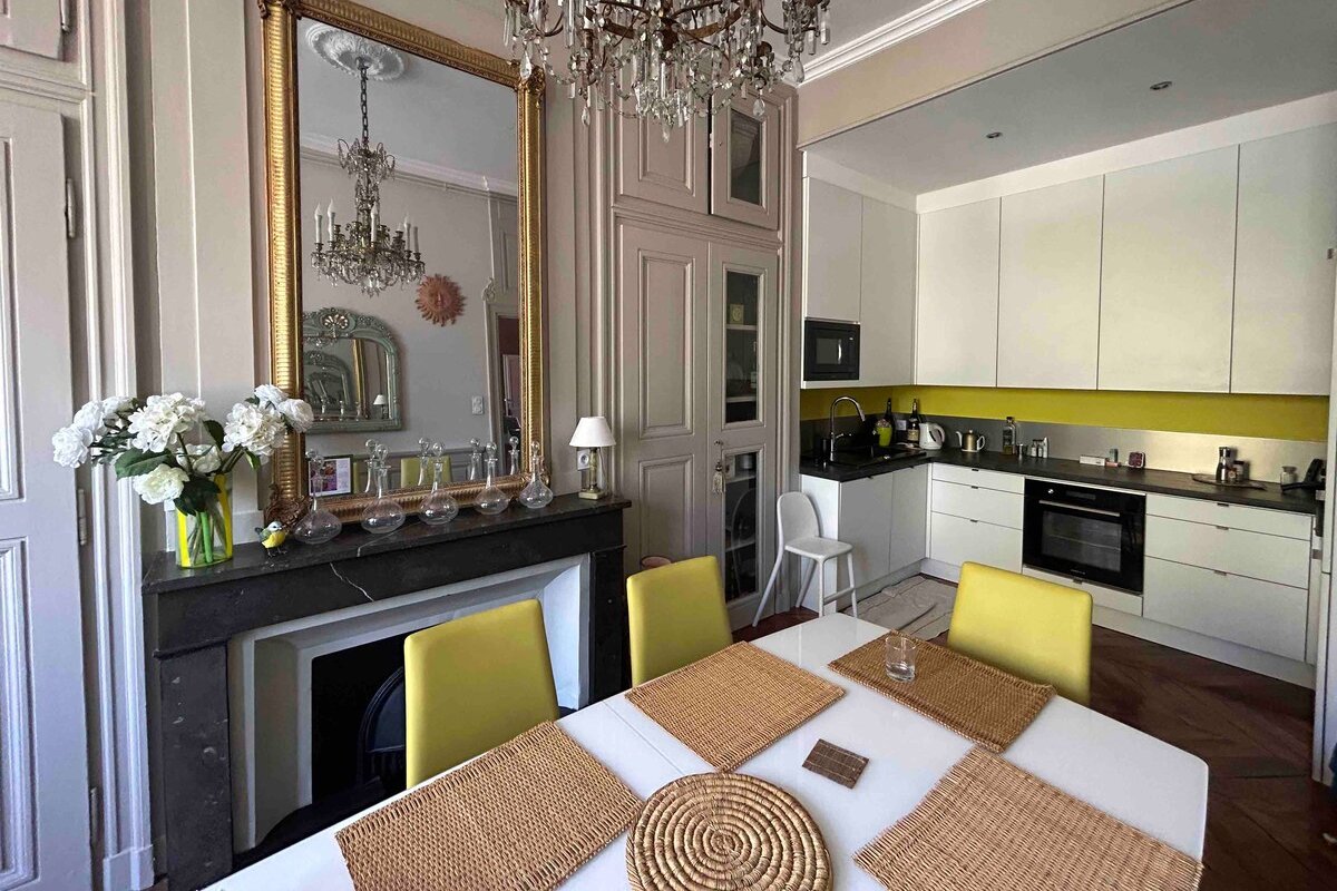 Les 24 colonnes / vue sur les quais gallery image 3