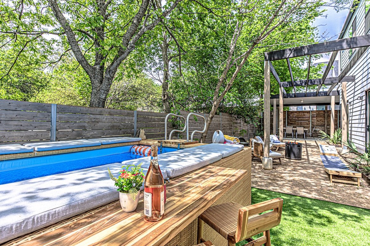 High-End 7 BDRM I Downtown Austin I Pool/Game Room gallery image 3