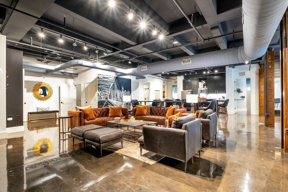 Modern Suite 6BR by Maddox Hotel gallery image 2