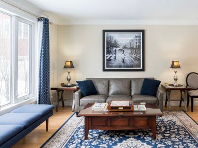 Academy/Wellington, 5 beds, 4 Big TV’s, park