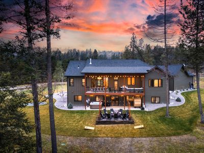 6BR Lakeside Luxury | Close to Skiing | Sauna&Spa