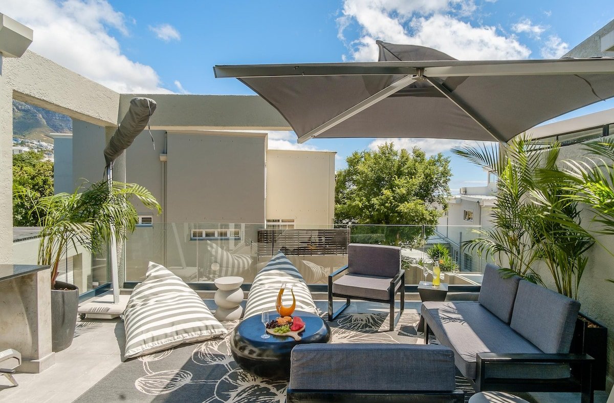 The Argyle Camps Bay -Pool, 5min to beach, Hot tub gallery image 4