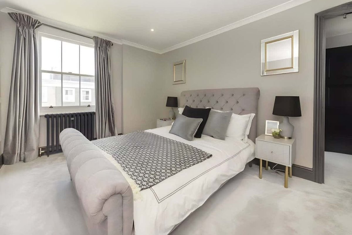 Luxury Chelsea House with Parking gallery image 2