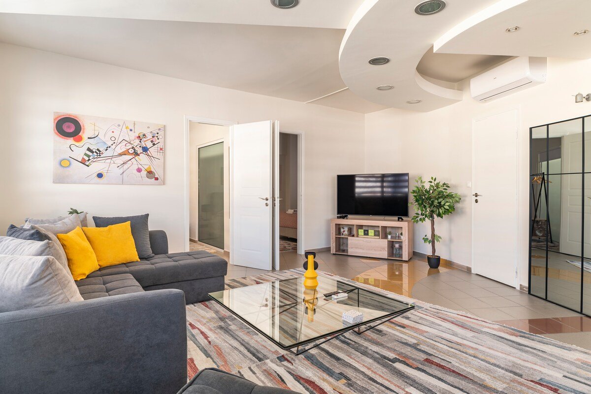 HighEnd 5BDR NewApt w/Breathtaking Acropolis View gallery image 3