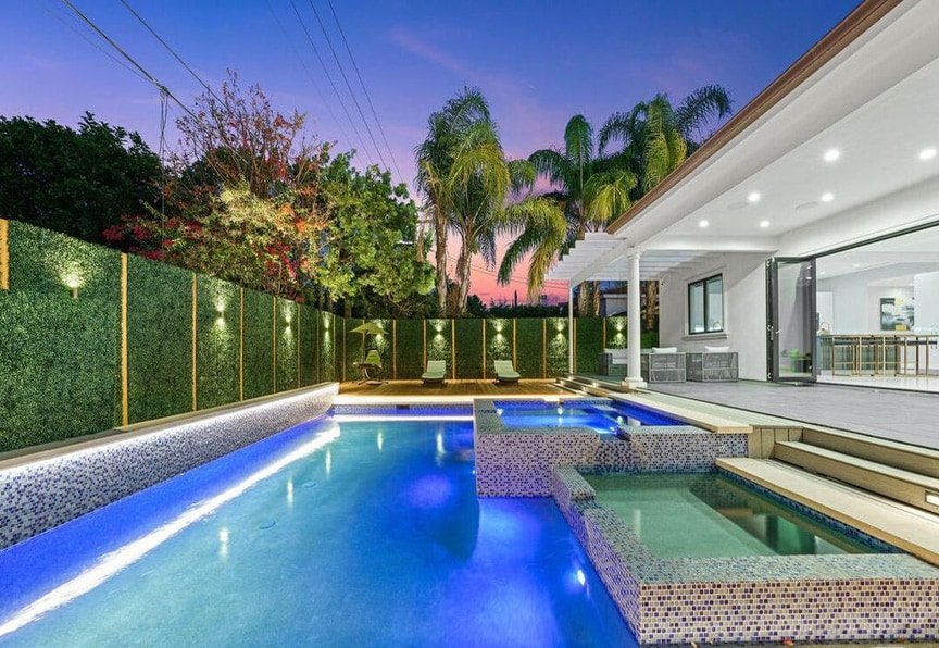 Amazing Lux Mansion Near Universal Studios w/ pool gallery image 2