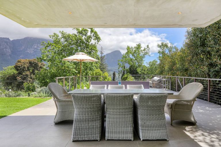 Outdoor dining area